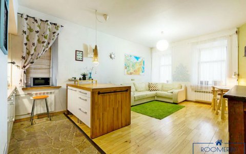 Квартира на сутки в Минске на улице Мельникайте, 12 гостиная